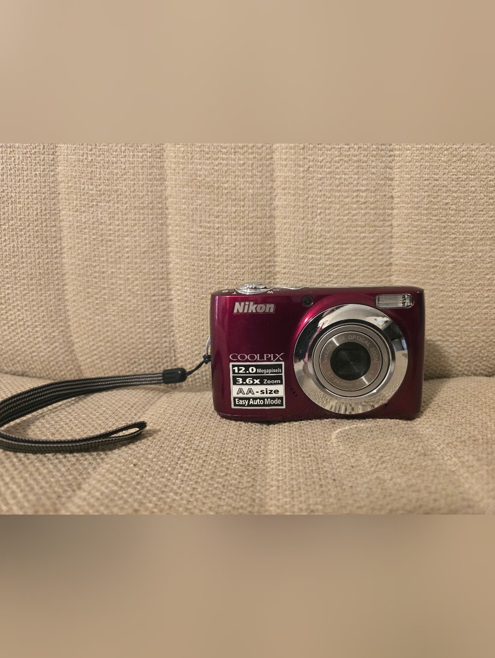 Nikon COOLPIX L22 12MP Digital Camera Red 3.6x Zoom